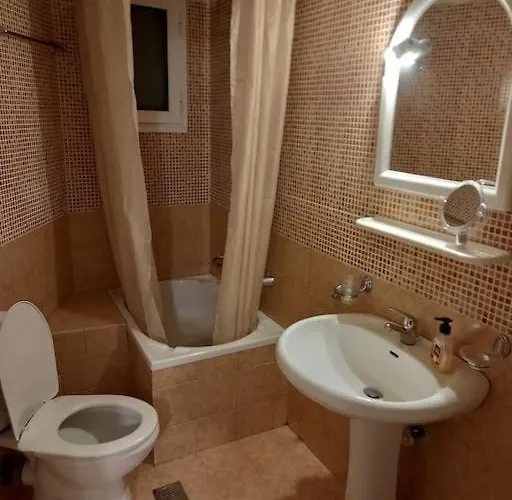 Romance In Διαμέρισμα *